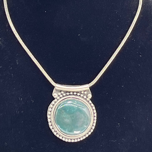 Vintage Deep Blue-Green Agate Pendant Necklace - Picture 5 of 6